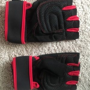 Brand New Workout Gloves- Medium